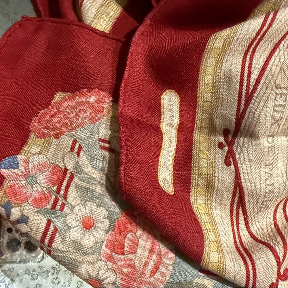 Hermes Jeux de Paille Cashmere and Silk Scarf 90cm Natural and Burgundy - Picture 9 of 11